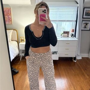 Black Long Sleeve Crop Top